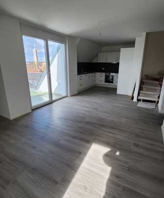 ELEGANTE 3,5 Zimmer-Maisonette mit Balkon im Zentrum Sindelfingens