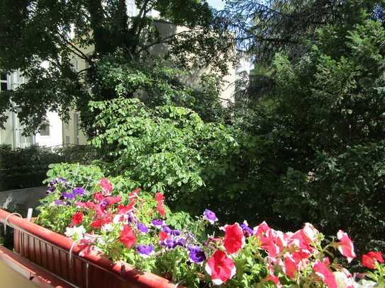 Lage nahe KaDeWe! ETW: 1,5-Zimmerwohnung mit Balkon; Garage auf Anfrage