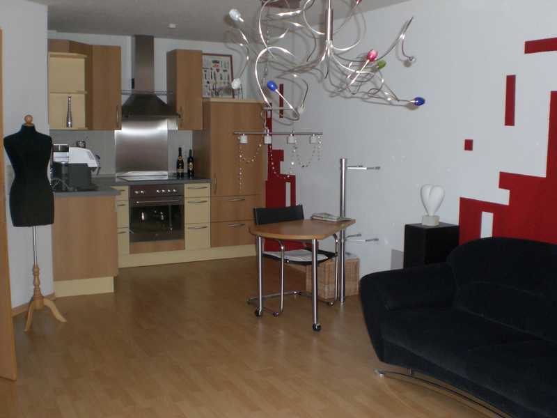                                                               Neu-Ulm-Holzheim: Helle 2 Zimmer Wohnung mit EBK, SW Balkon und Garage                                                       in Holzheim (Donau-Ries)