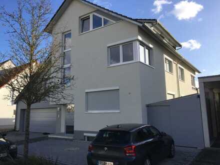 Attraktive 3-Zimmer-Wohnung zur Miete in Bahlingen, DG, 90qm, kl. Balkon, Einbauküche