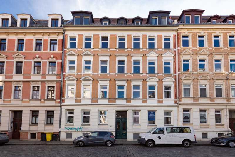 Bezugsfreie 2-Zimmer-Wohnung in Reudnitz | Parkett | Offene Küche | Hell & Freundlich