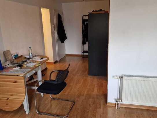 Neuwertige 1-Zimmer-Wohnung mit Balkon und EBK in Wesseling