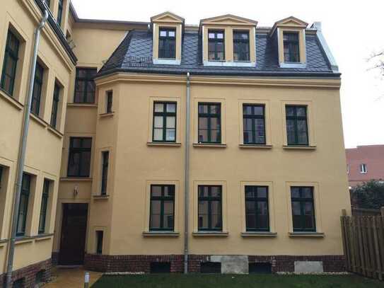 Single Appartement mit EBK im Hinterhaus frei