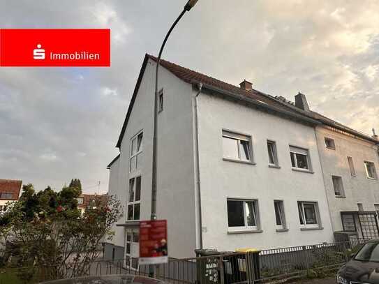 Frankfurt-Rödelheim: Charmantes Dreifamilienhaus mit vielseitigem Potenzial und großem Grundstück