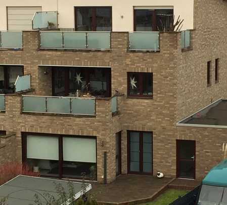 Freundliche 4-Zimmer-Wohnung mit Balkon in Pulheim