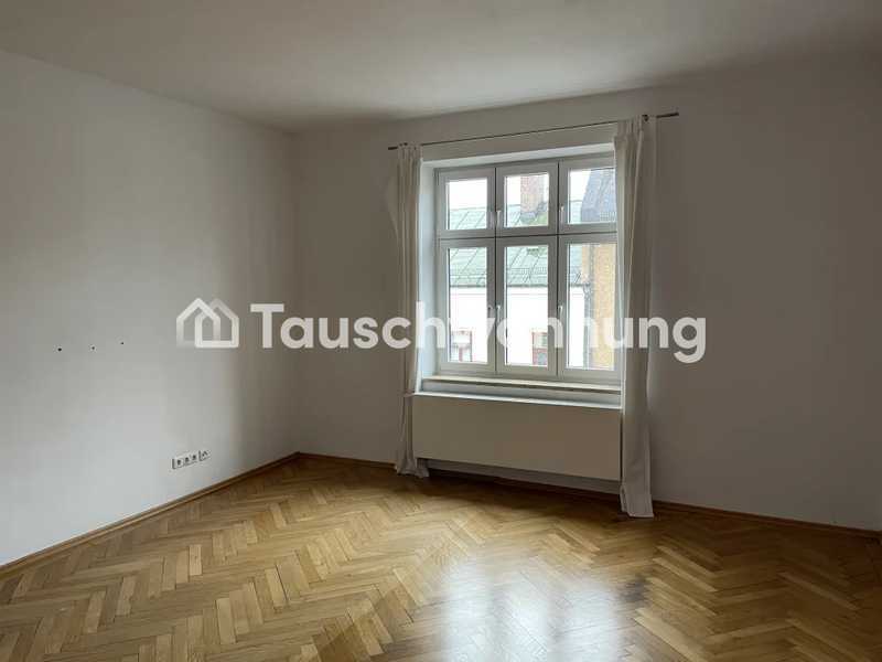 Tauschwohnung: Helle Altbauwohnung, 3 Zimmer, mit Balkon und Kamin