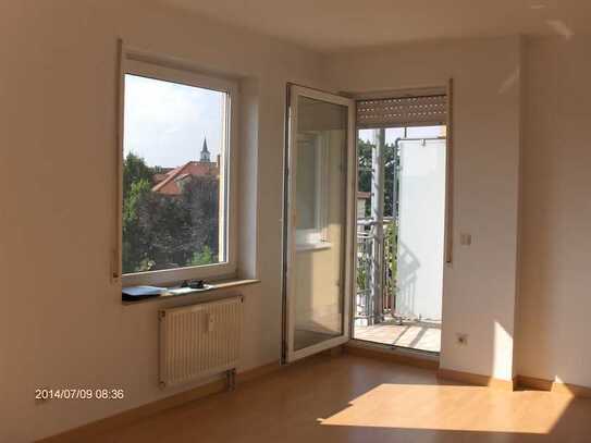 Kleine 2 Zimmer-Wohnung mit EBK und Balkon in Dessau - Nord