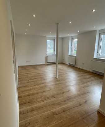 Exklusive 2-Zimmer-Wohnung (offener Wohnraum) mit luxuriöser Innenausstattung in Bad König