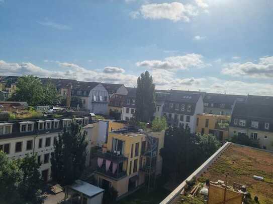 Mitten in der Neustadt - Traumhafte Maisonettewohnung mit Einbauküche