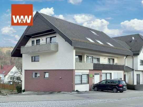 Sofort bezugsfrei! Umfangreich modernisierte 4,5-Zimmer-Wohnung im OG mit Balkon in Abtsgmünd.