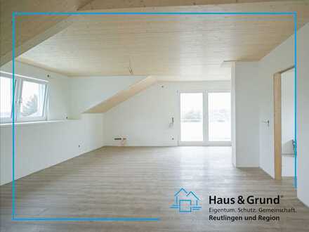 ERSTBEZUG ! Dachgeschosswohnung mit 2 Balkonen in Aussichtslage