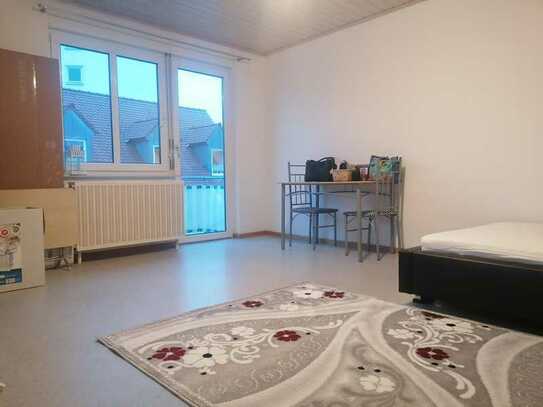 **Gepflegte 1-Zimmer Etagenwohnung mit Balkon in sehr guter Lage**