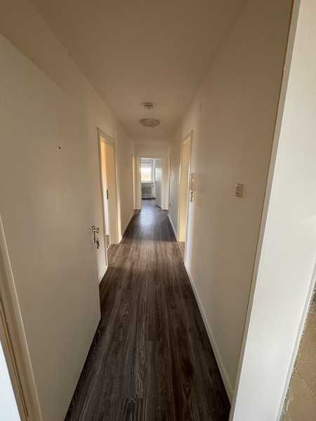                                                               Wohnung im 2ten Stock in einem Dreifamilienhaus                                                       in Cadolzburg (Fürth)