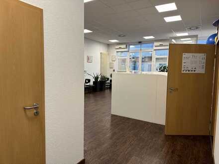 Geschäftsräume zur Miete für Büros/Kosmetik/Praxen/Massagesalons/etc.