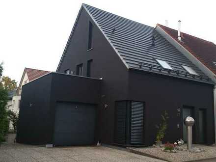 exclusive Doppelhaushälfte BJ 2009 zum Verkauf in Dasing, ruhige Lage am Ortsrand