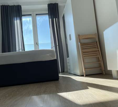 Neuwertige Wohnung mit einem Zimmer und EBK in Berlin