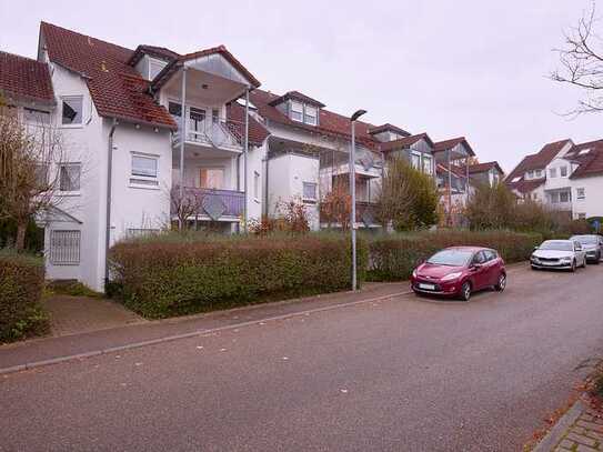 Charmante 2-Zimmer Maisonette-Wohnung in ruhiger Lage mit Balkon und Tiefgaragenstellplatz