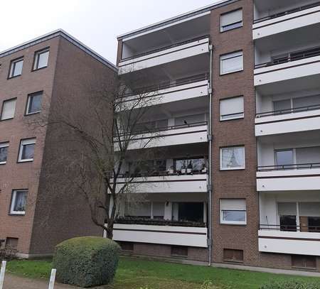 schöne 2.5 Zimmer Wohnung in ruhiger Lage in Mönchengladbach Hardt.
Gepflegte Wohnanlage.