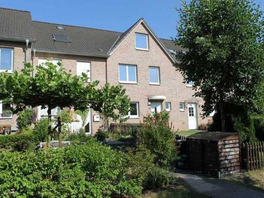 SCHÖNES HAUS FÜR DIE FAMILIE - MIT GARTEN + CARPORT!