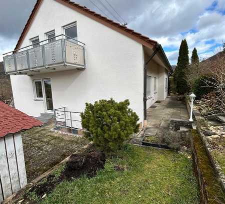 Einfamilienhaus mit ELW im DG in Dettingen/Erms