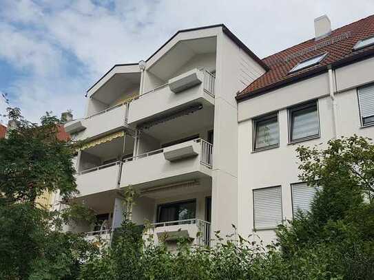 Gepflegte 3-Zimmer-Wohnung mit Balkon und EBK in Augsburg