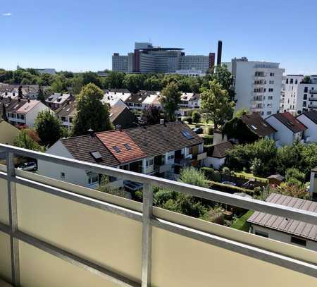 DIREKT AN DER UNIKLINIK!! Helle 1-Zimmer-Wohnung mit sonnigem Balkon und Einbauküche in Neusäß