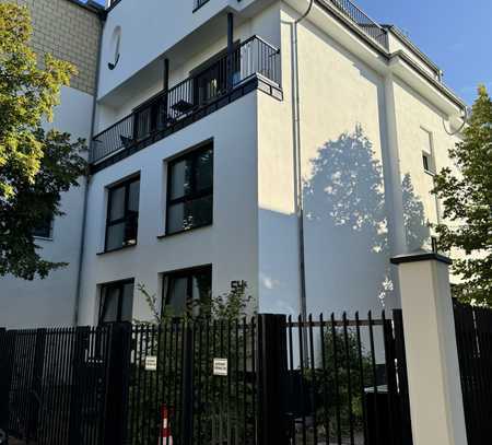 Schöne Wohnung in Lindenthal, 2,5 Zimmer, kernsaniert mit Terrasse und Garten.