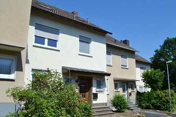 Geräumiges Einfamilienhaus (RMH) mit Garten und Garage in zentrumsnaher Lage von Andernach.