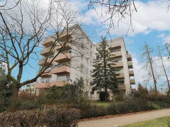 Helle 2-Zi.-Whg. mit Balkon, Weitblick & Garage in begehrter Lage von Eberstadt (Erbpacht)