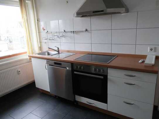 ***Friedrichsdorf, ruhige, helle 2 Zi. Wohnung mit PKW-Stellplatz***