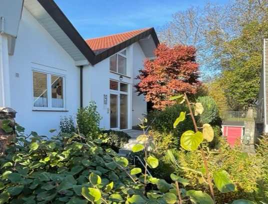 8-Zimmer-Villa mit 593 qm DIN-Wohnfläche, Fernblick und großzügigen Räumen in Ettenheim