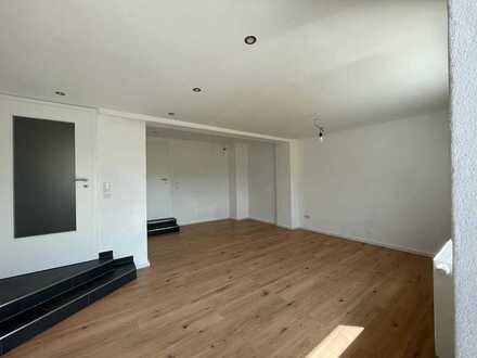 Saniertes 8-Zimmer-Einfamilienhaus mit Einbauküche in Schnabelwaid