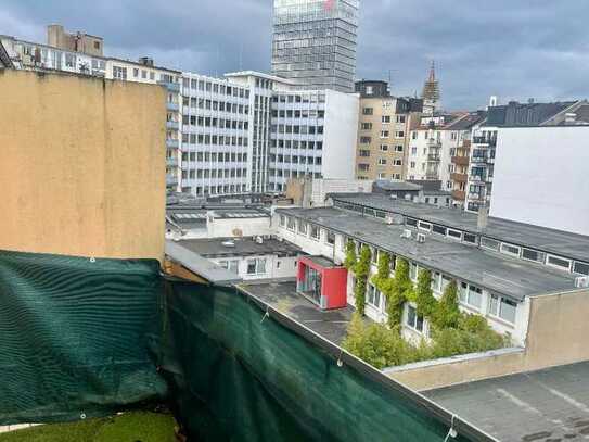 Perfektes Wohnen über den Dächern von Düsseldorf - mitten im Zentrum Nachmieter gesucht für 2,5 Zi.W