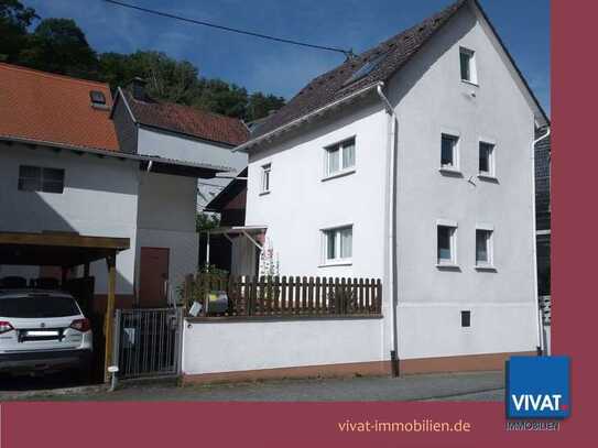 Historisches, kleines EFH mit Nebengebäude und Carport. Plus Fläche im Dachgeschoss!