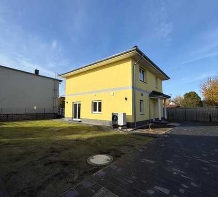 Einfamilienhaus zu vermieten, traumhaftes Neubau, Fussbodenheizung, Terrasse + Garten