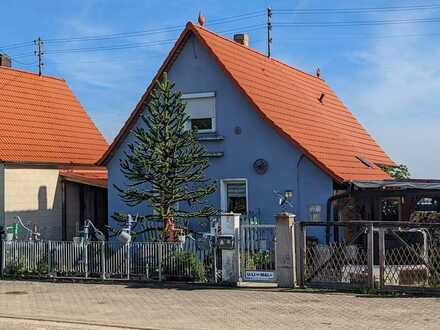 Neuer Preis - Unverbaute Aussicht in die Rheinebene, Einfamilienhaus mit viel potenzial