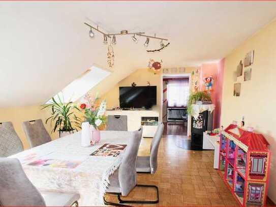 **Charmante 4-Zimmer DG-Wohnung mit Terrasse, Gartenstück, Balkon und Stellplatz in Regglisweiler**