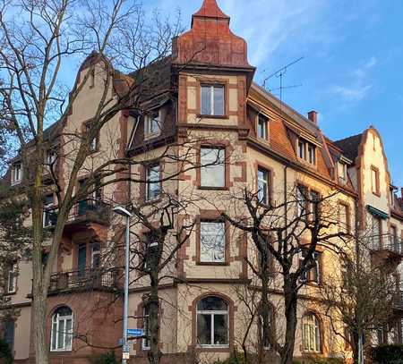 OBERAU: Traumhafte 5 Zimmer-Altbau-Dachgeschosswohnung