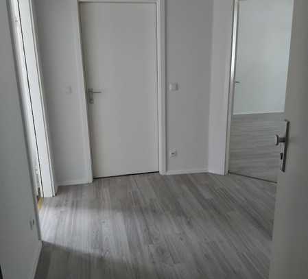 Sehr schöne sanierte 3 Zimmer Wohnung mit Balkon in Duisburg-Meiderich zu sofort zu vermieten!!!