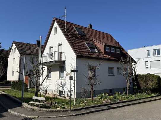 Freistehendes Wohnhaus mit Charme, Platz und Entwicklungsspielraum