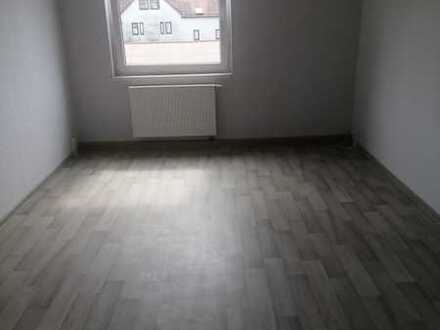 Erschwingliche Wohnung mit drei Zimmern in Plaue