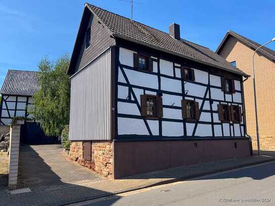 Fachwerk-Original, ideale Basis für Ferienhaus, Wohnhaus 143 m², Wirtschaftsteil, Hof, Garage ...