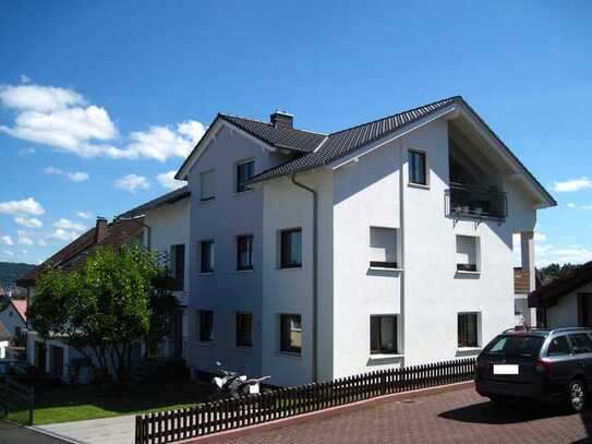 Modern und helle 3-Zimmer-Dachgeschosswohnung mit Loggia und Garage in Gelnhausen-Hailer