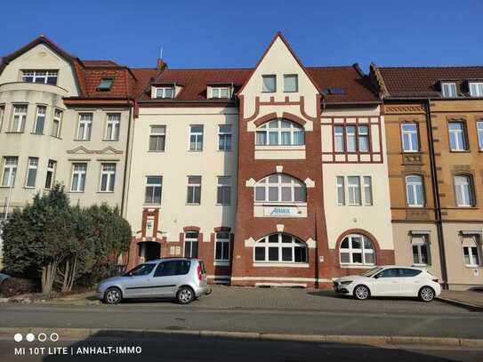 Helle 2-Raumwohnung im 1. Obergeschoss | Wanne und Dusche
