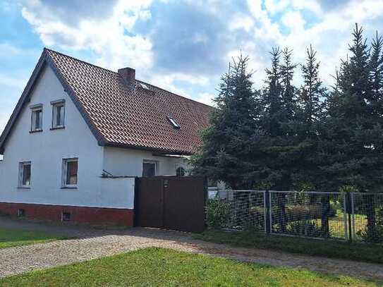 Einfamilienhaus mit großem Baugrundstück im Herzen von Parchau zu verkaufen!