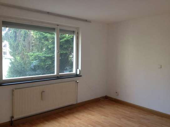 Top Lage - gepflegte 3-Zi-Wohnung mit Balkon in S-West mit Stellplatz