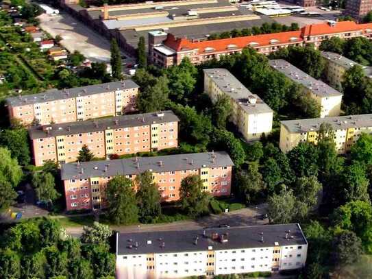 2 1/2 Zimmer Erdgeschoß-Wohnung mit Garten