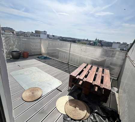 Vollständig renovierte 2-Raum-Wohnung mit Balkon in Offenbach