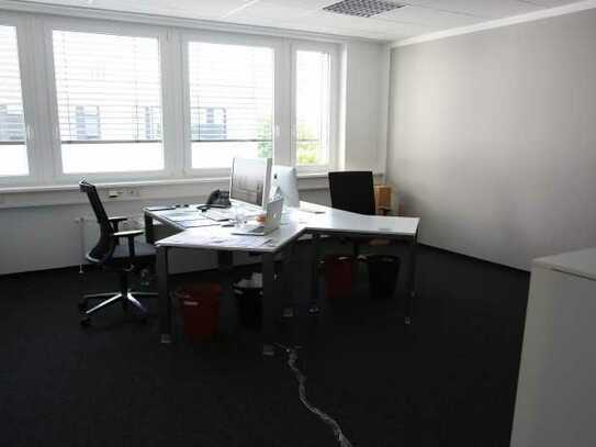 Ein Arbeitsplatz in Hummelsbüttel in frisch renoviertem Büro - All-in-Miete