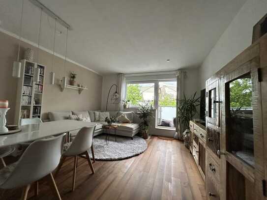 Exklusive 3-Zimmer-Maisonette-Wohnung mit geh. Innenausstattung mit Balkon und EBK in Düsseldorf
